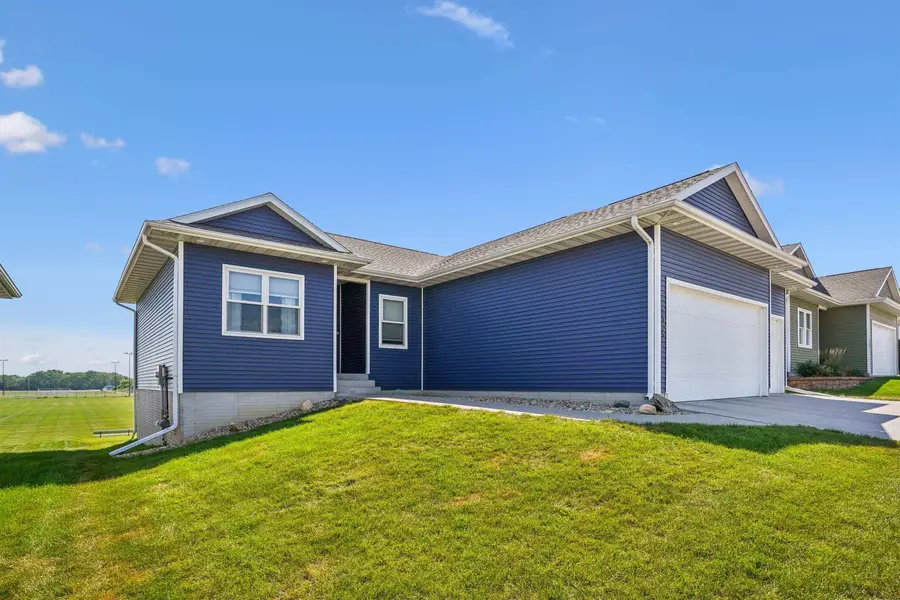 1305 SE 1st Street, Waverly, IA 50677 - #2