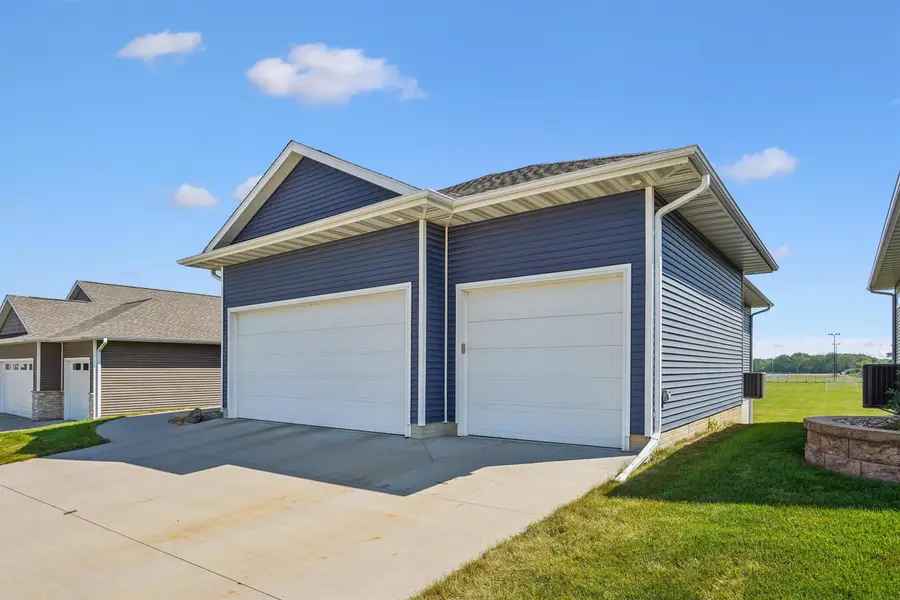 1305 SE 1st Street, Waverly, IA 50677 - #3
