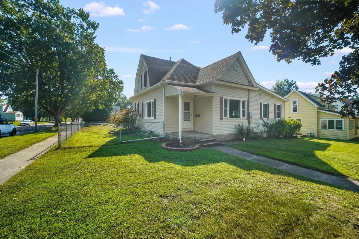 1404 Walnut Street, Cedar Falls, IA 50613 - #1