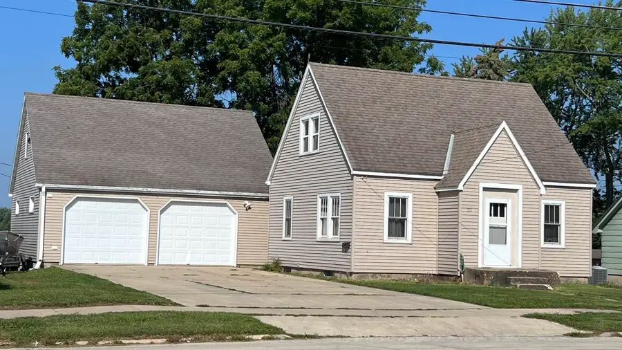 319 S Linn Avenue, New Hampton, IA 50659 - #2