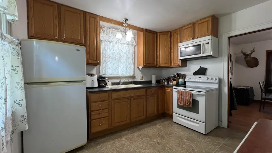 319 S Linn Avenue, New Hampton, IA 50659 - #3