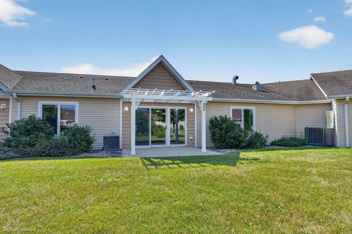 4305 Autumn Ridge Road #202, Cedar Falls, IA 50613 - #1