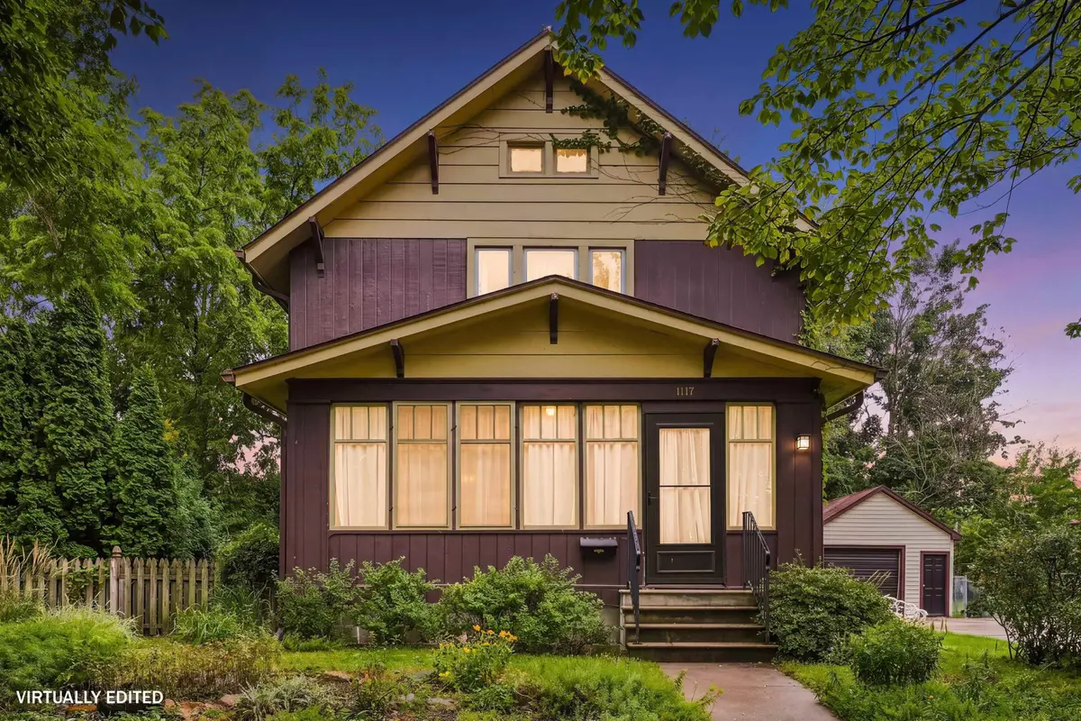 1117 State Street, Cedar Falls, IA 50613 - #1