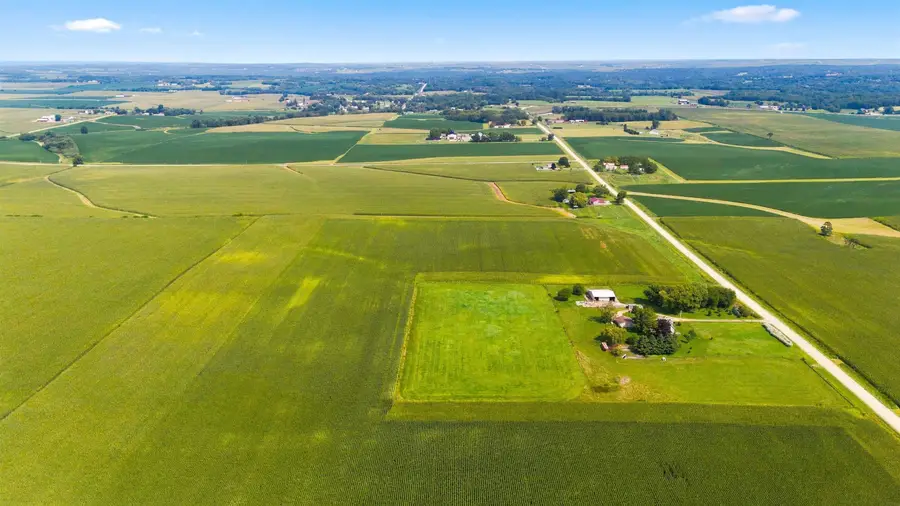 2938 Quaker Ln, Springville, IA 52336 - #2
