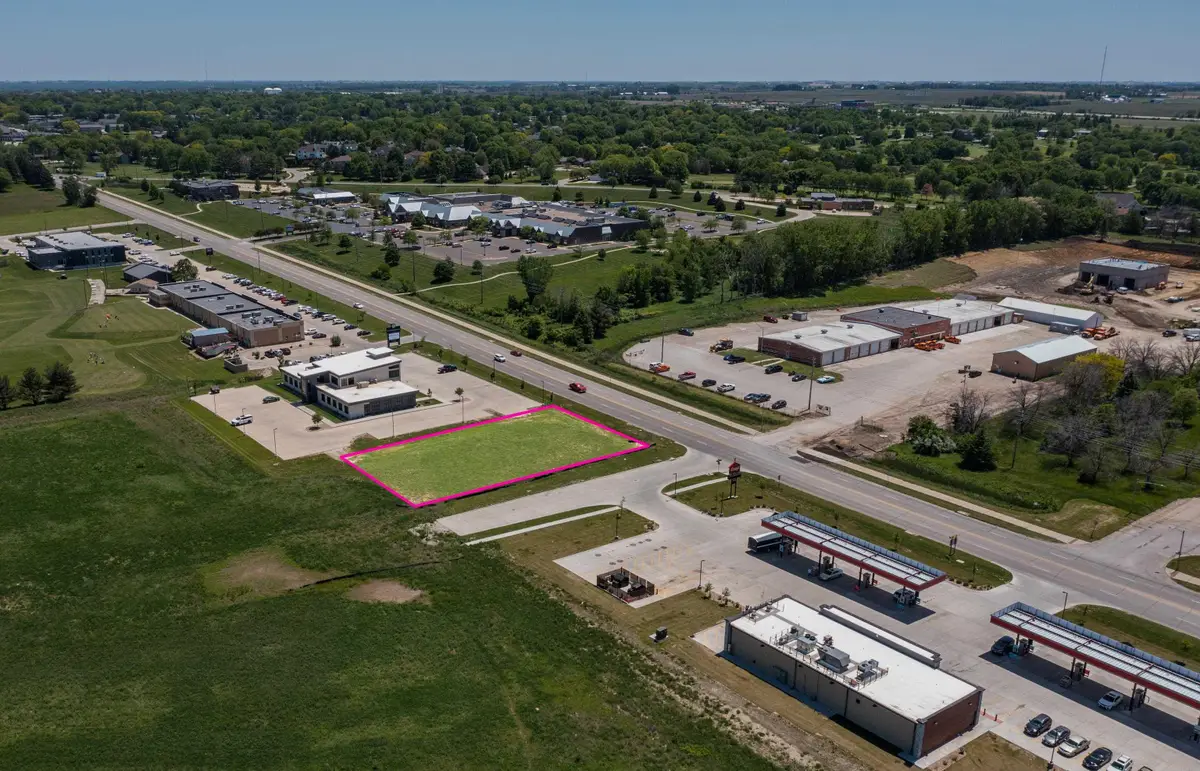 Village West 2nd Addn Lot 2, Waterloo, IA 50701 - #1