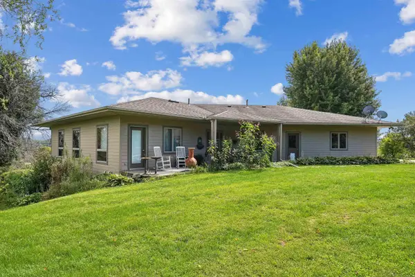 2229 Pole Line Road, Decorah, IA 52101