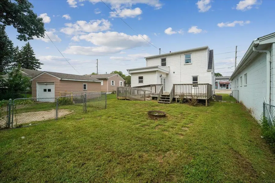 2215 Falls Avenue, Waterloo, IA 50701 - #2