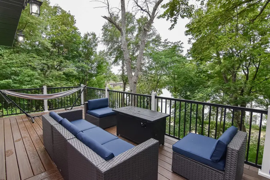 313 NE 3rd Avenue, Waverly, IA 50677 - #2