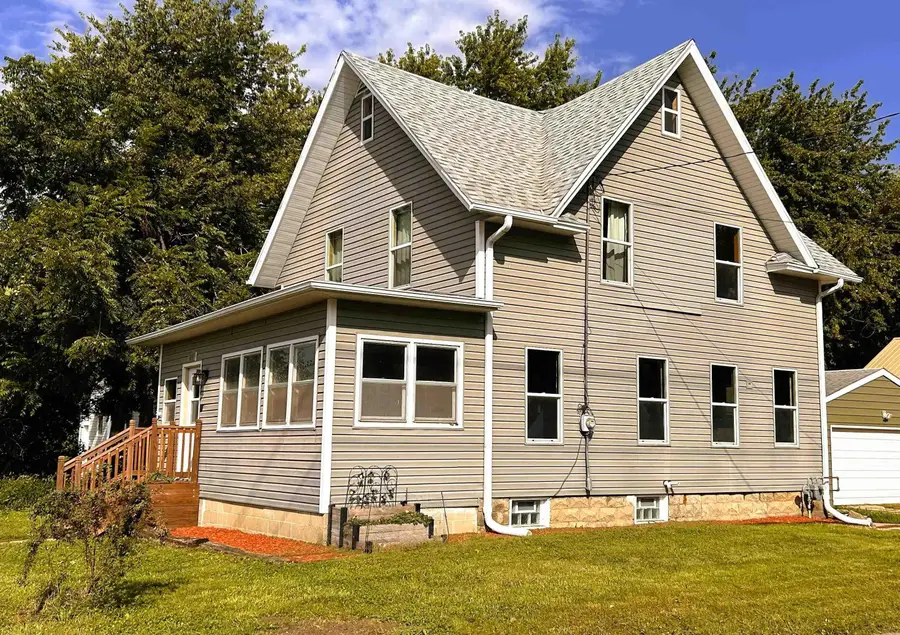 252 SE 9th Street, Mason City, IA 50401 - #2