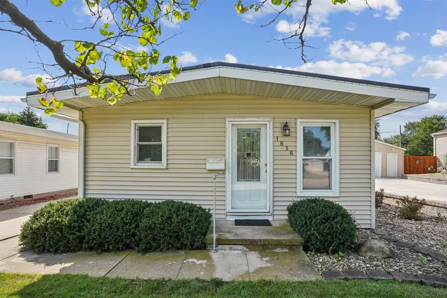 1816 Locke Avenue, Waterloo, IA 50702 - #2
