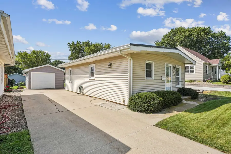 1816 Locke Avenue, Waterloo, IA 50702 - #3