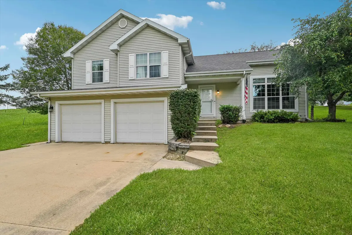 1201 NE 1st Avenue, Waverly, IA 50677 - #1
