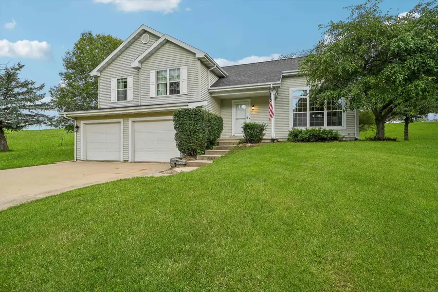 1201 NE 1st Avenue, Waverly, IA 50677 - #2