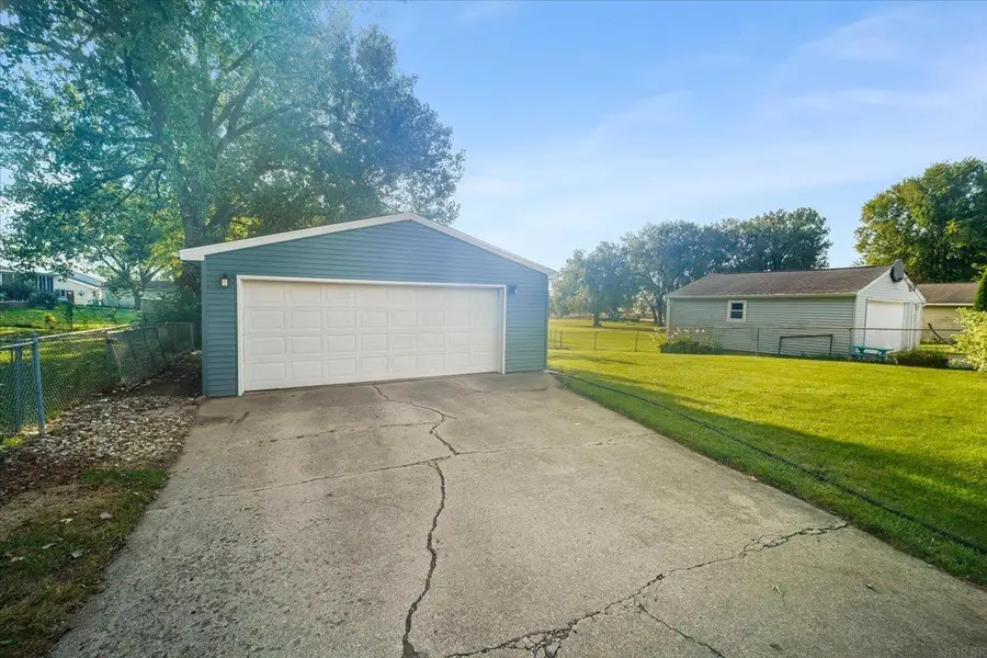 1019 Fleur Dr, Waterloo, IA 50701 - #3