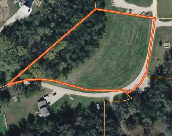 1662 Chief Lane, New Albin, IA 52160
