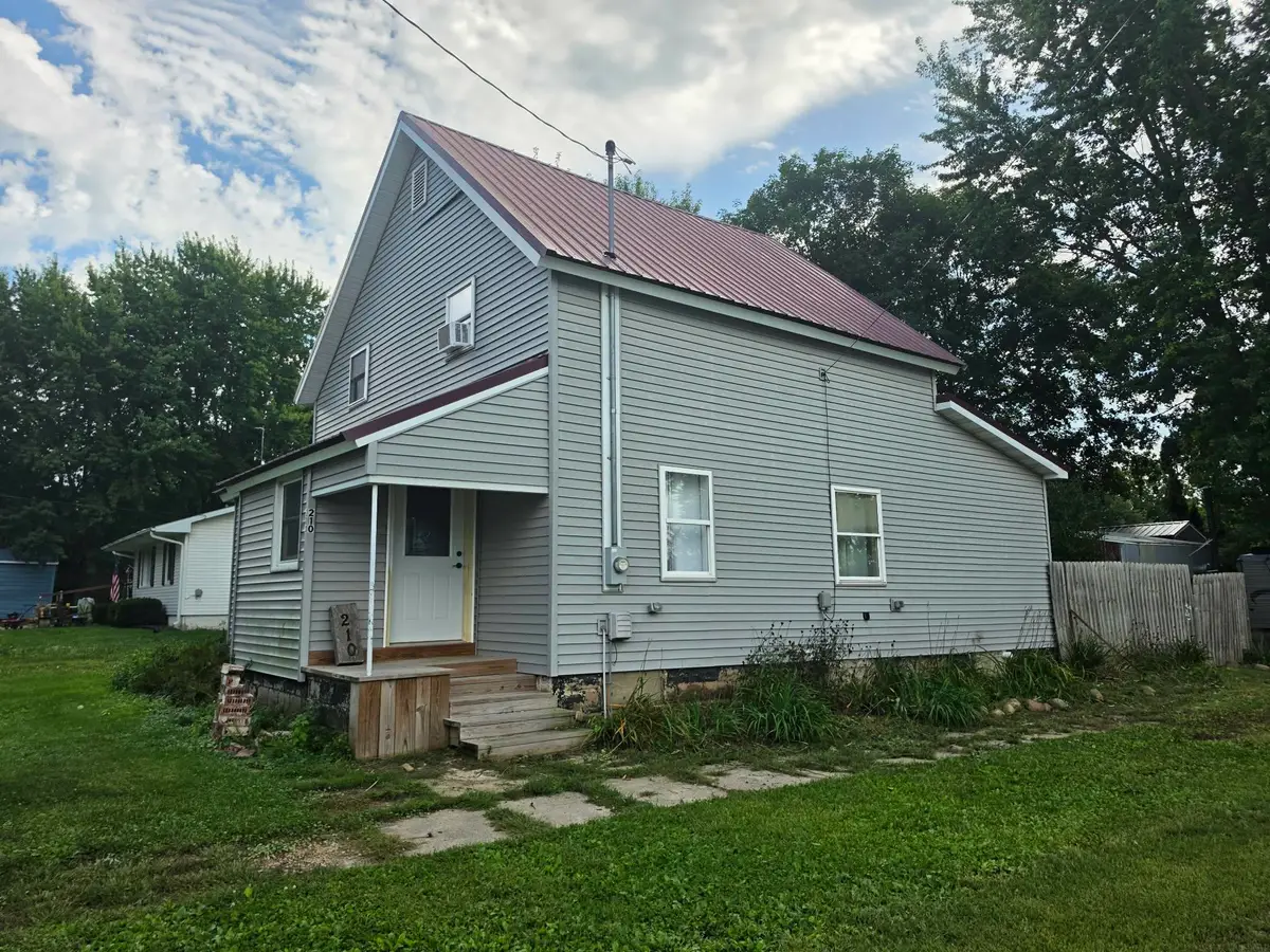 210 Forest Street, Elma, IA 50628 - #1