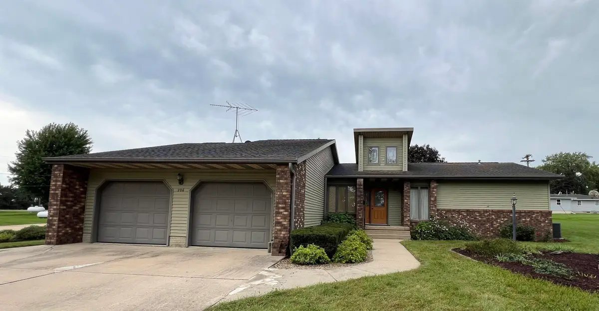 206 S Chestnut Street, Lawler, IA 52154 - #1