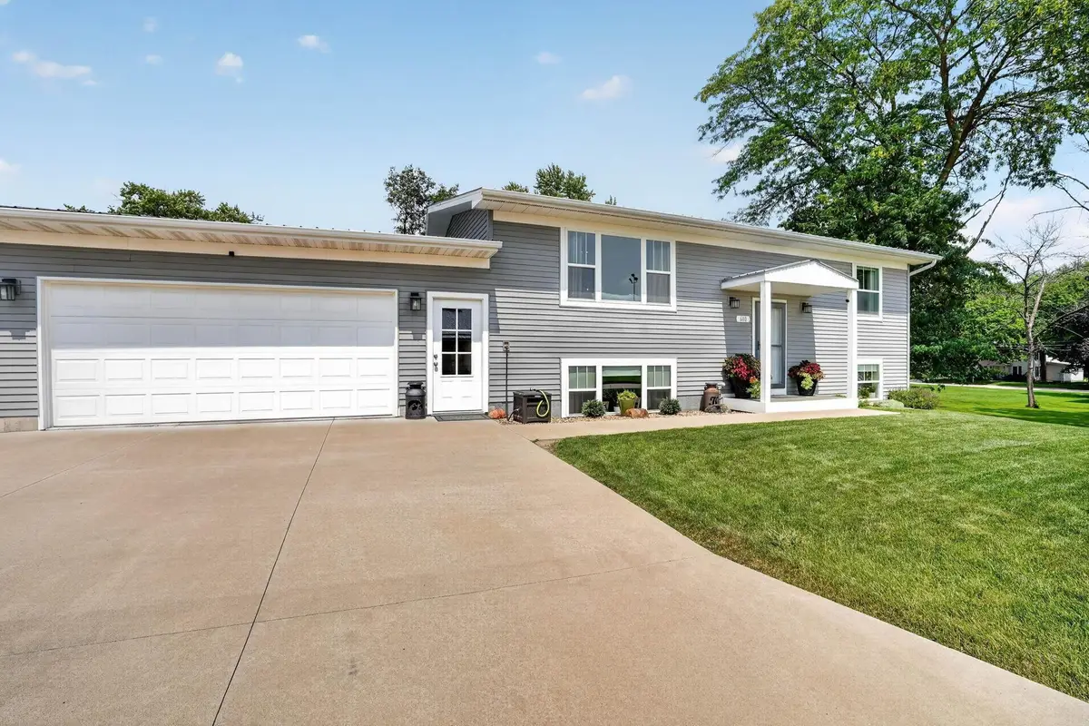 610 SE 5th Street, Independence, IA 50644 - #1