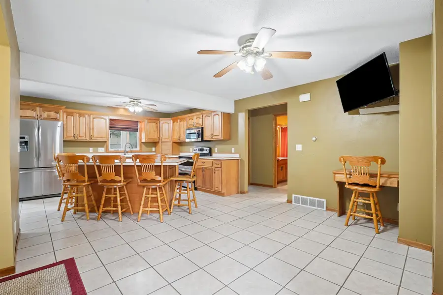 914 NE 4th Avenue, Oelwein, IA 50662 - #2
