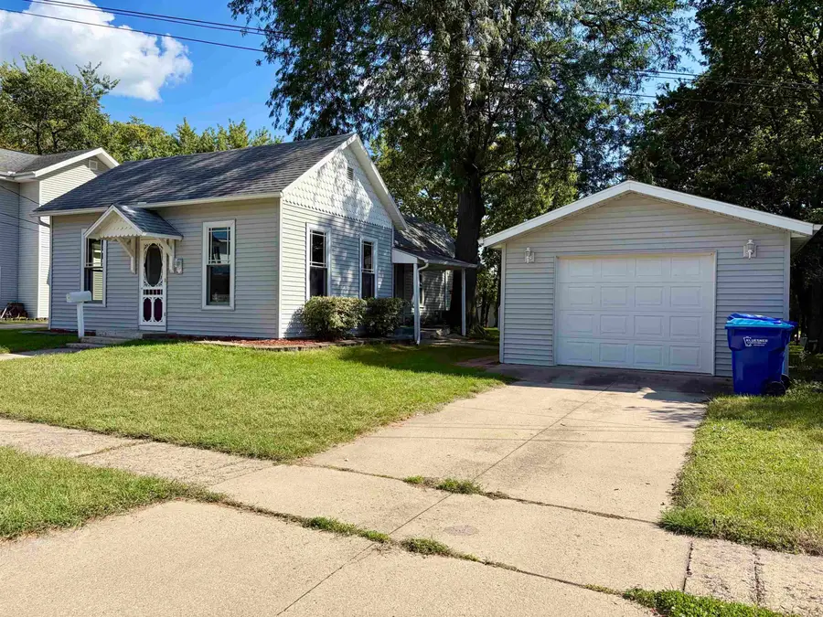 307 SE 7th Street, Independence, IA 50644 - #2