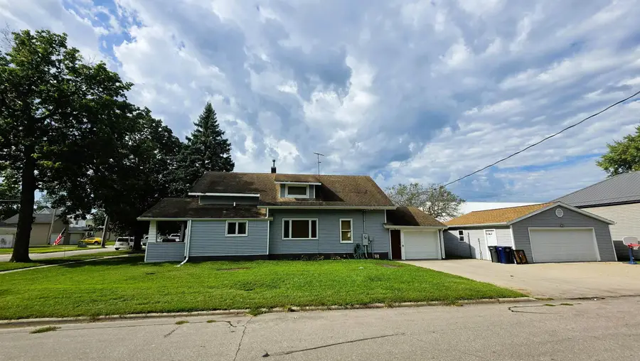 301 Walnut Street, La Porte City, IA 50651 - #3