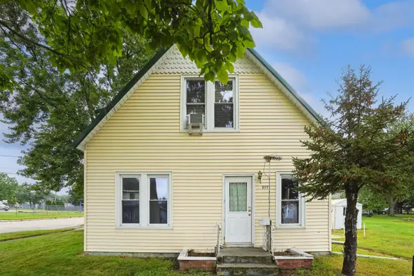317 6th Ave, Oelwein, IA 50662