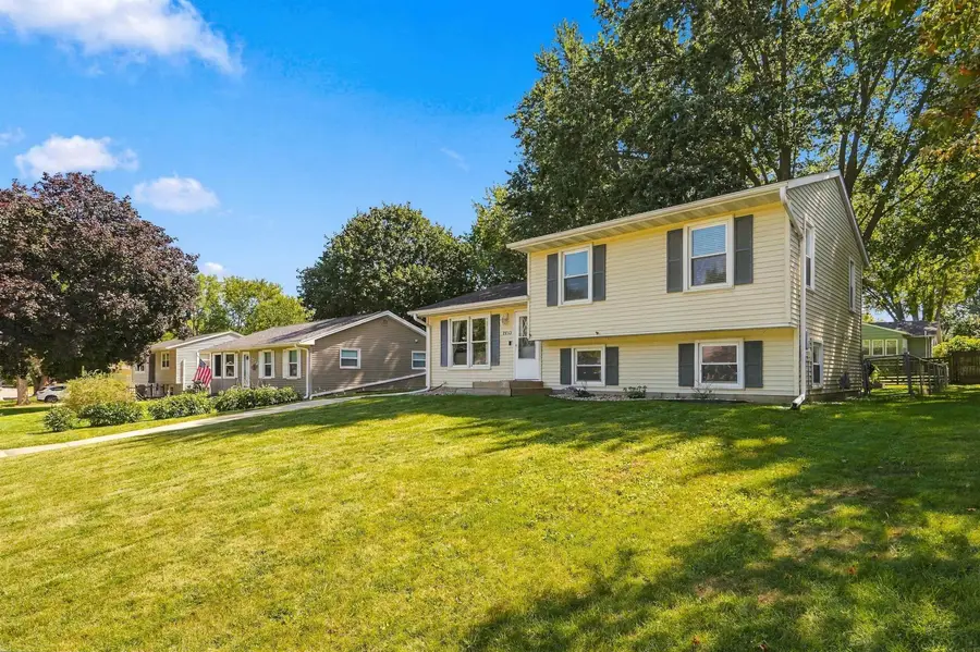 1933 Castle Street, Waterloo, IA 50701 - #3
