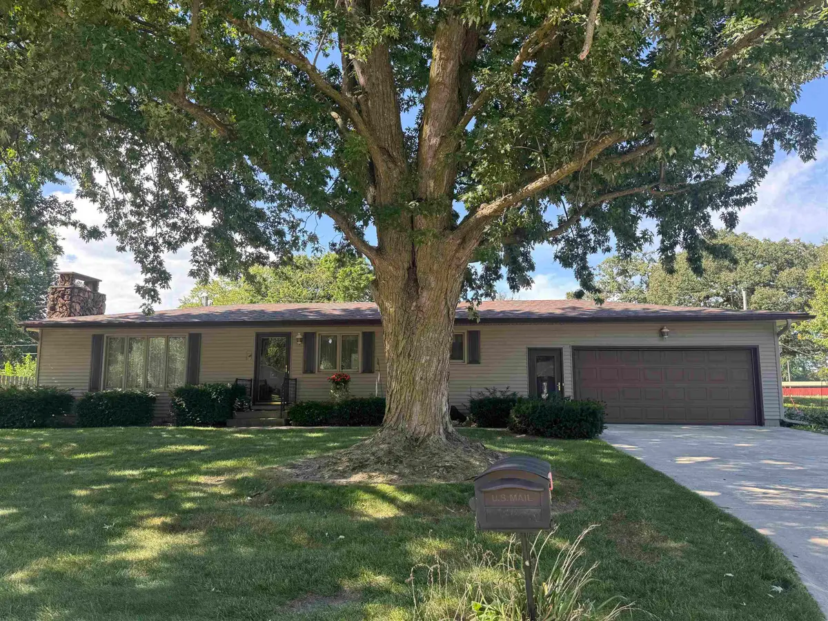 208 Cedar Circle, Charles City, IA 50616 - #1