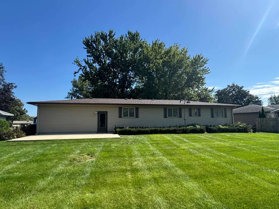 208 Cedar Circle, Charles City, IA 50616 - #2