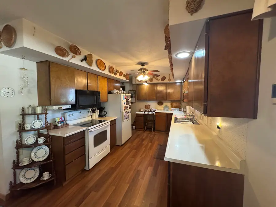 208 Cedar Circle, Charles City, IA 50616 - #3