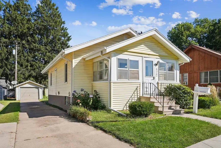 620 Home Park Boulevard, Waterloo, IA 50701 - #2