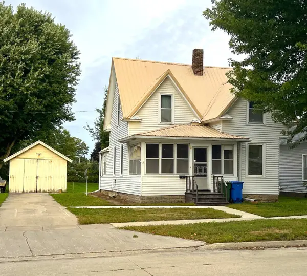 208 E 6th Street, Cresco, IA 52136