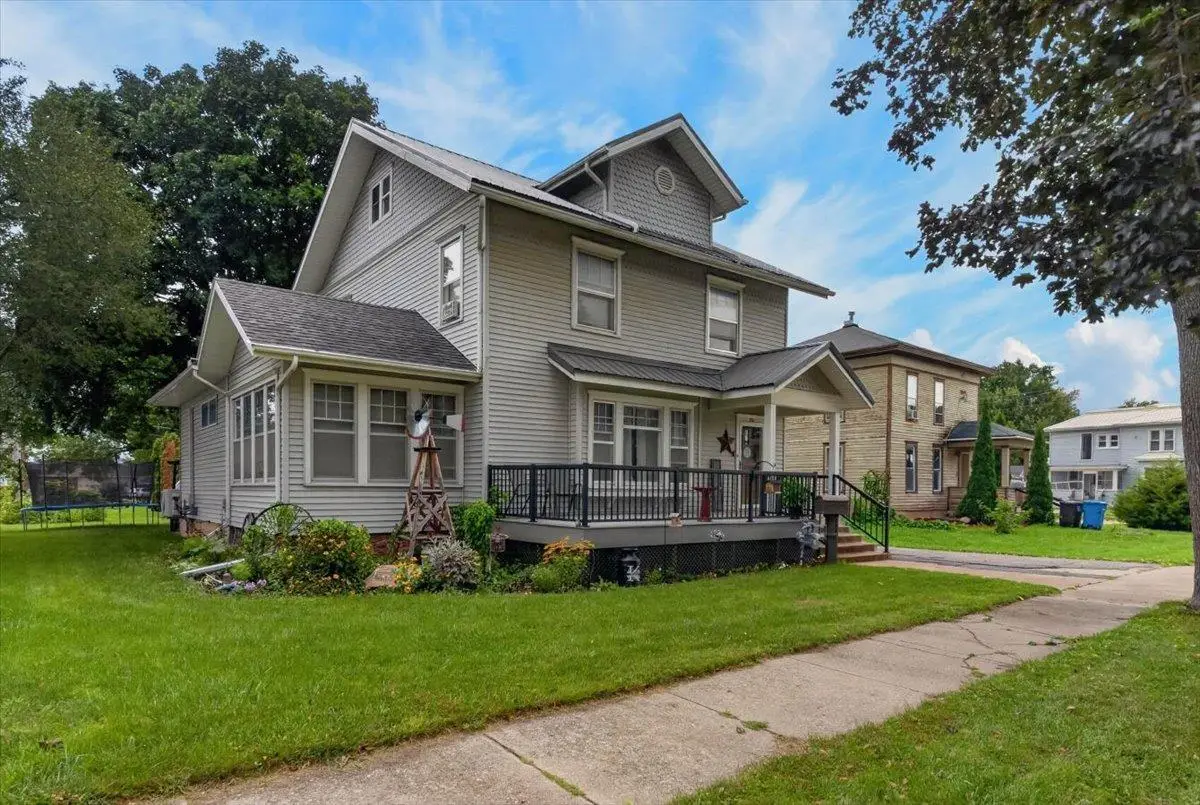 312 N Walnut Avenue, New Hampton, IA 50659 - #1