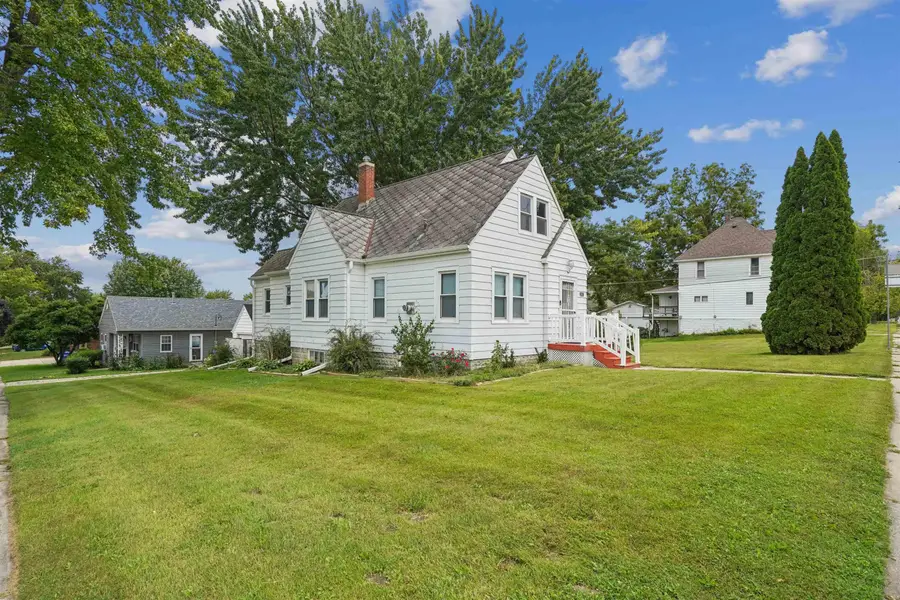 501/507 E Charles St, Oelwein, IA 50662 - #2