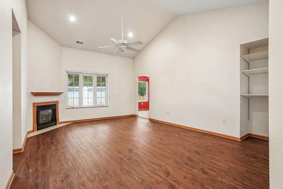1107 Bobbi Lane, Waterloo, IA 50701 - #2