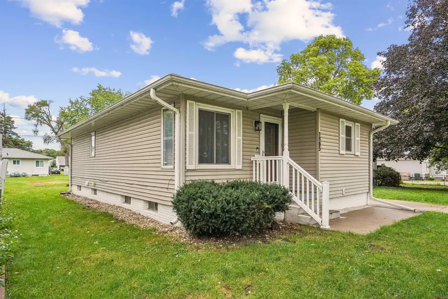 1905 Locke Avenue, Waterloo, IA 50702 - #3