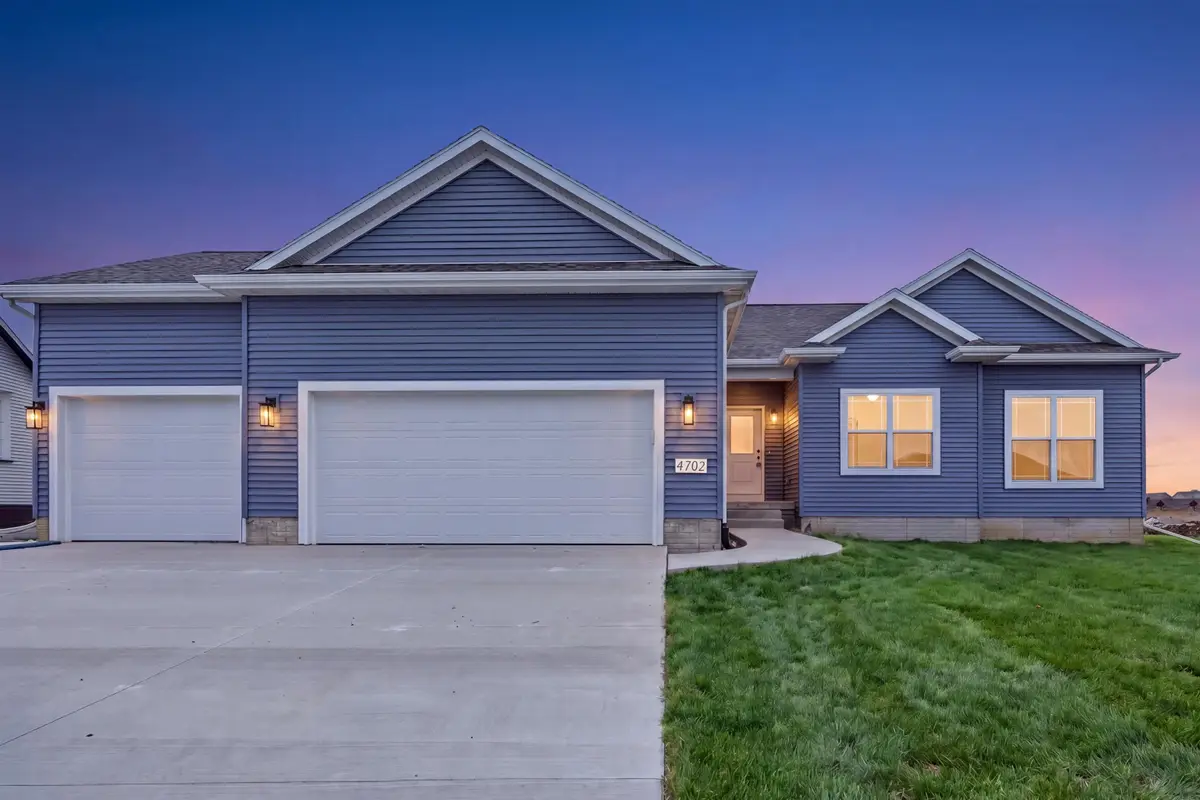 4513 Sonoma Drive, Cedar Falls, IA 50613 - #1