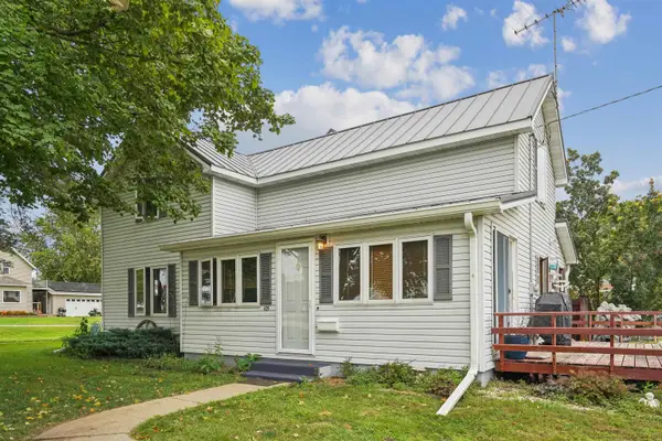 105 Winslow St S, Stanley, IA 50671