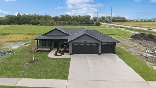 4016 Wild Horse Drive, Cedar Falls, IA 50613