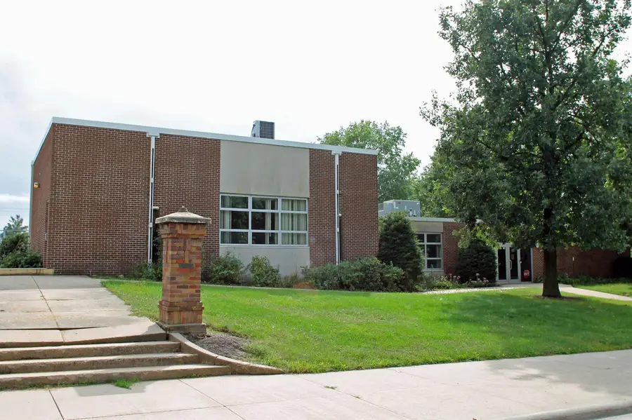 401 E Franklin Street, Denver, IA 50622 - #3