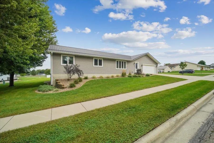 307 Jefferson Street, Dunkerton, IA 50626 - #2
