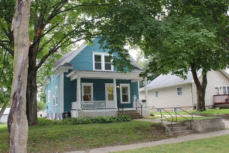 704 Clinton Street, Charles City, IA 50616 - #2