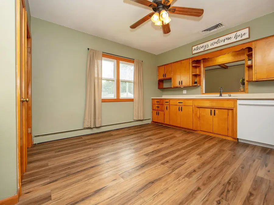 1106 10th Street, Grundy Center, IA 50638 - #3