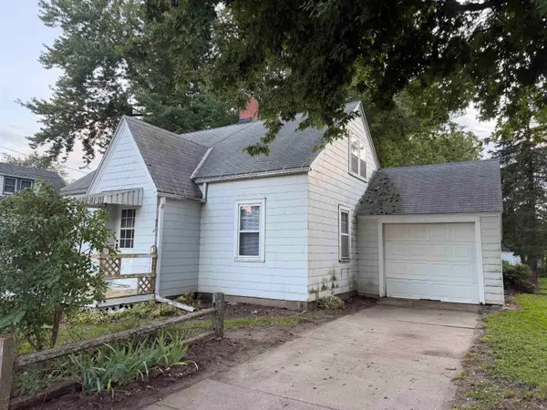 103 Oak Street, Spillville, IA 52168