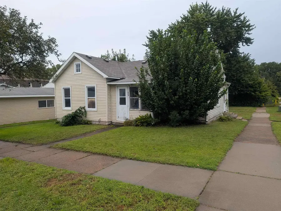 624 State Street, Cedar Falls, IA 50613 - #3