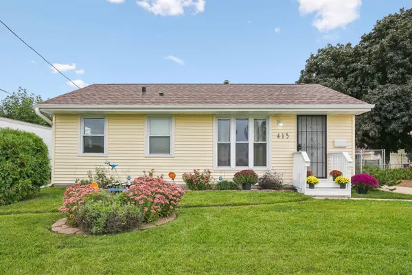 415 Greenbrier Road, Waterloo, IA 50703