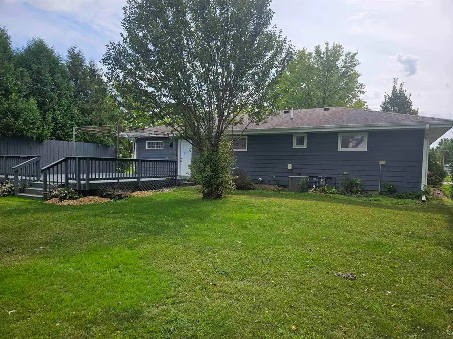 124 SW 4th Avenue, Cresco, IA 52136 - #2