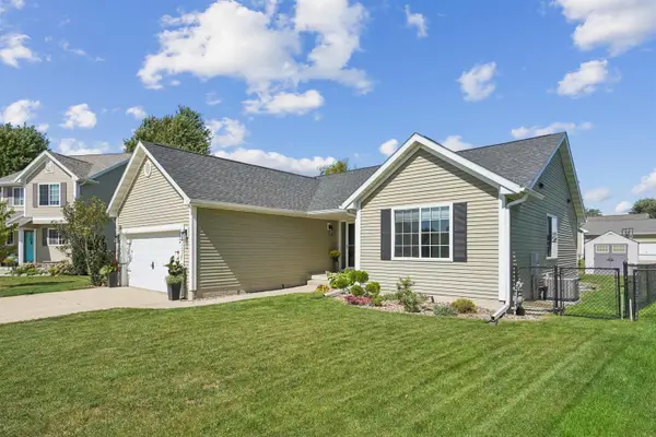 1527 Andover Court, Cedar Falls, IA 50613
