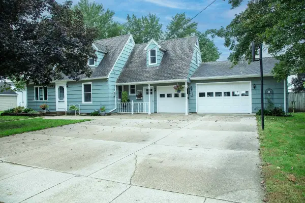 77 Monroe Street, Nashua, IA 50658