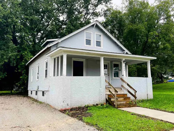 404 E Clark Street, Fayette, IA 52142